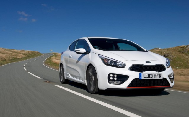 Kia 3-door pro_cee’d GT 2013 (1).jpg